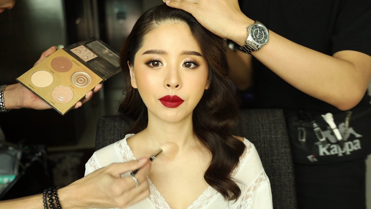 Korean girl gets Thai makeup