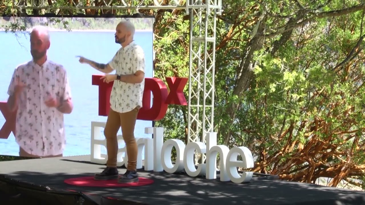 Las personas sordas, extranjeras en su propio país | Federico Sykes | TEDxBariloche