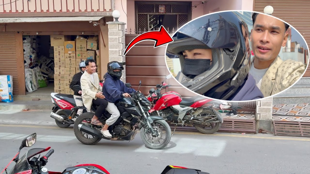 DEEPA LE RAYGA KO BIKE CHALAYO😮