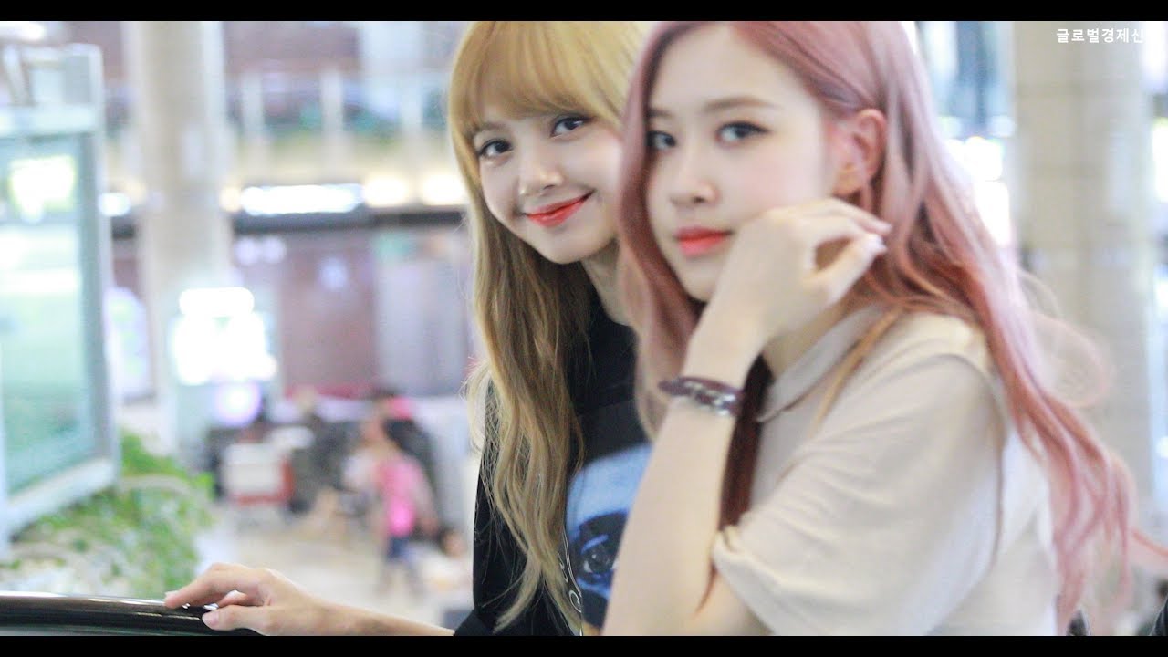 180722 블랙핑크(BLACKPINK) 리사(LISA), '신이내린 인형같은 쁘쁘'(김포공항 출국)