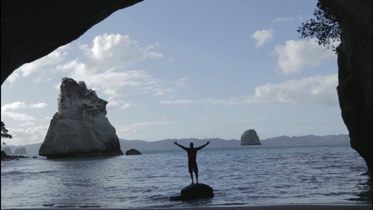Explore Hot Water Beach & Cathedral Cove with Kiwi Experience