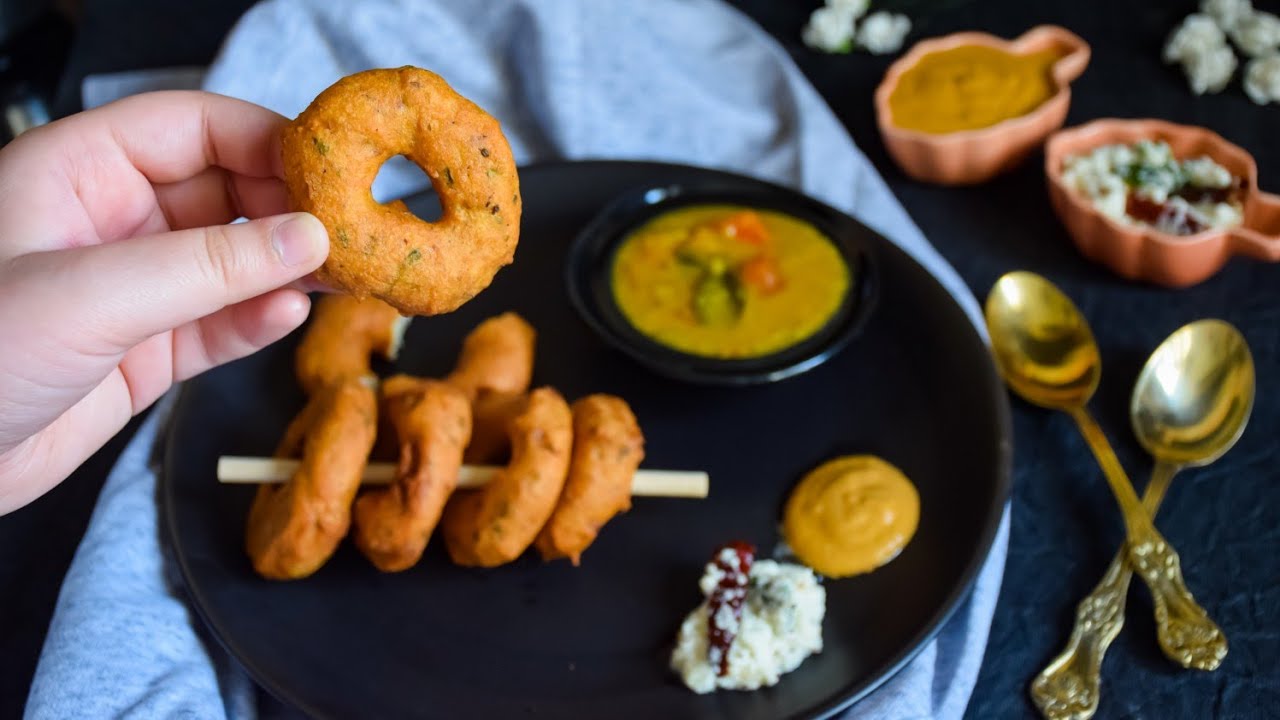 Instant Crispy Medu Vada using Urad Dal Flour @yoshitaskitchen #instantvada #instantmeduvada