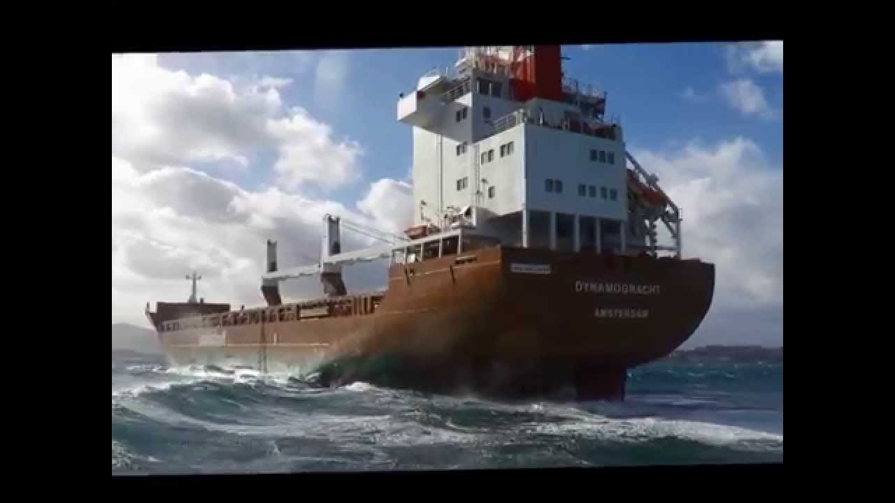 MANIOBRA DE ENTRADA DEL BUQUE DYNAMOGRACHT EN EL PUERTO DE SANTANDER