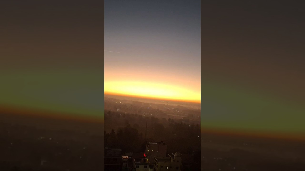 Ufo landing? 🛸 #ufo #ufoaesthetic #strangesky #didyouseeit #skywatch #mysteriousmoments #unrealviews