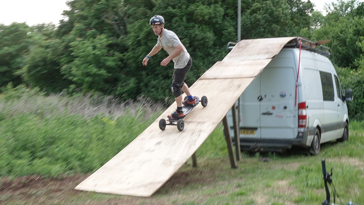 I'M BUILDING A BACKYARD MOUNTAIN BOARD LINE! - EP1