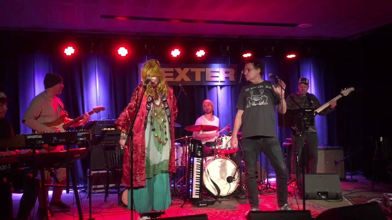 Dexter JAM - januar 27nd. 2025 - Obskur (Olivia) & Tony Maxwell singing with friends.