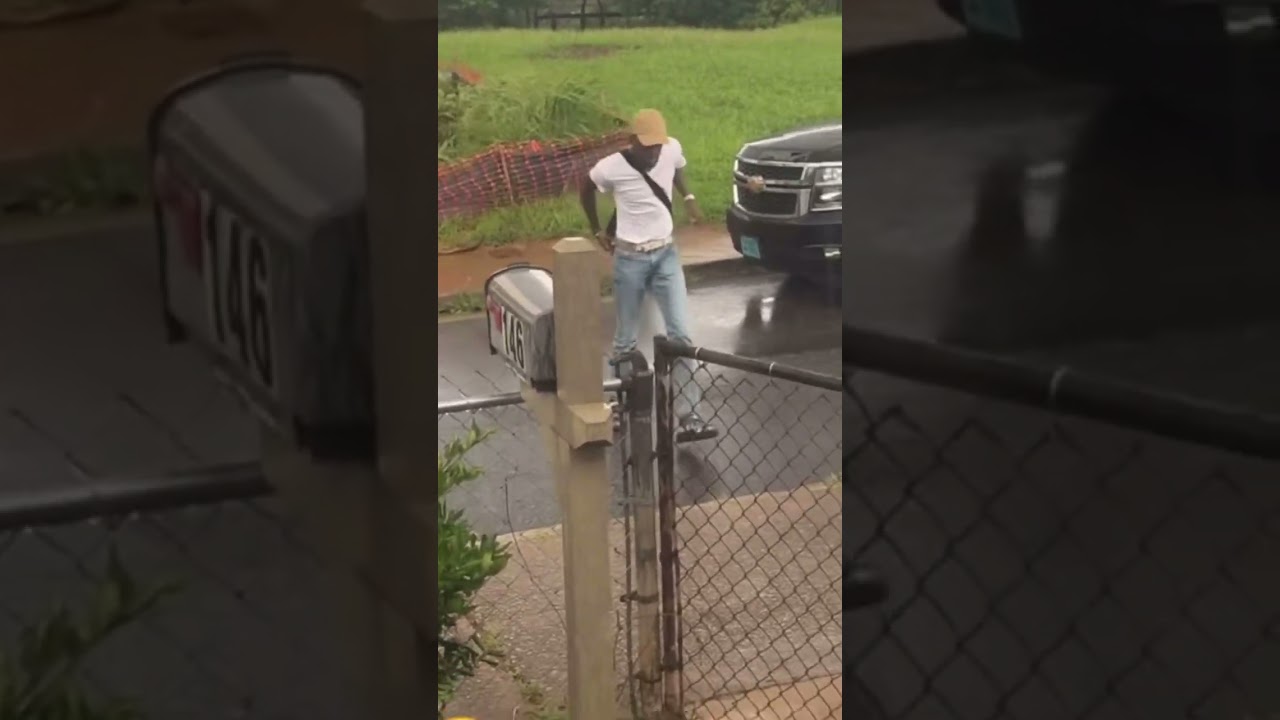 Dc young fly pulls up on Ralo in the middle of his hood