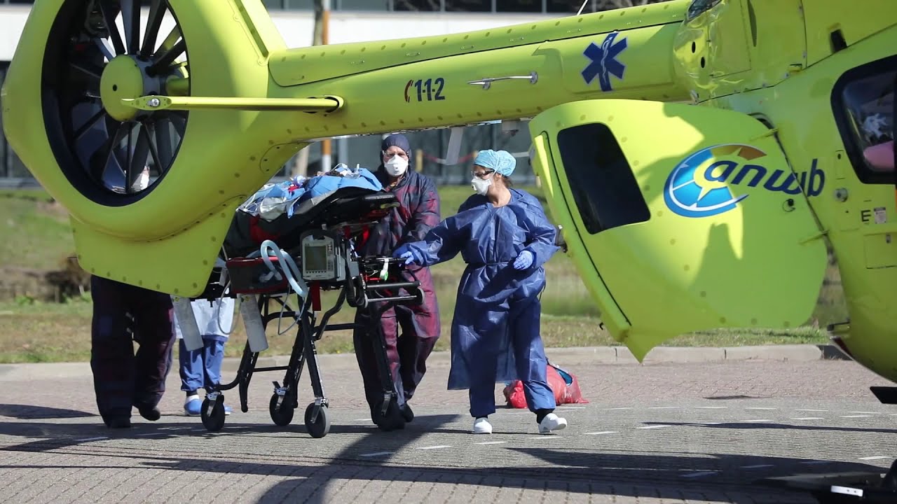 Traumahelikopter komt Corona patient overplaatsen van Haarlem naar Groningen