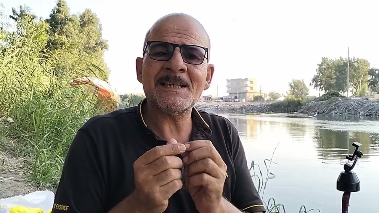 عايز تعرف السمكه واقفه ليه شوف الفيديو ده 🤔🐟