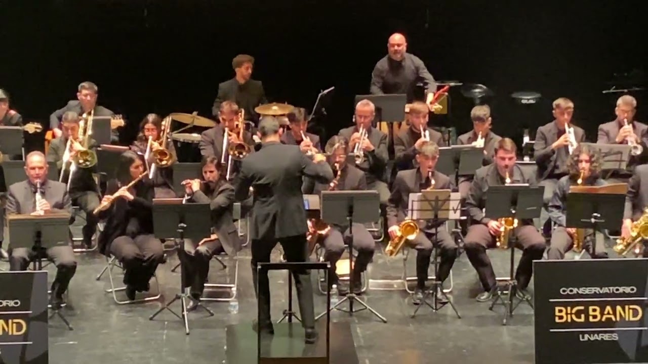 Concierto de Navidad Big Band Conservatorio de Linares 2025. O Christmas tree