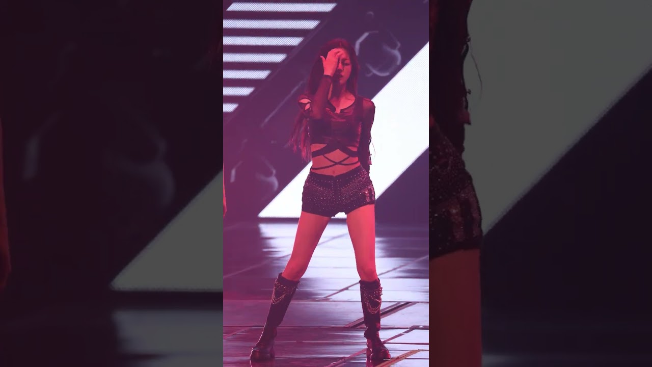 260213 있지 유나 WALK