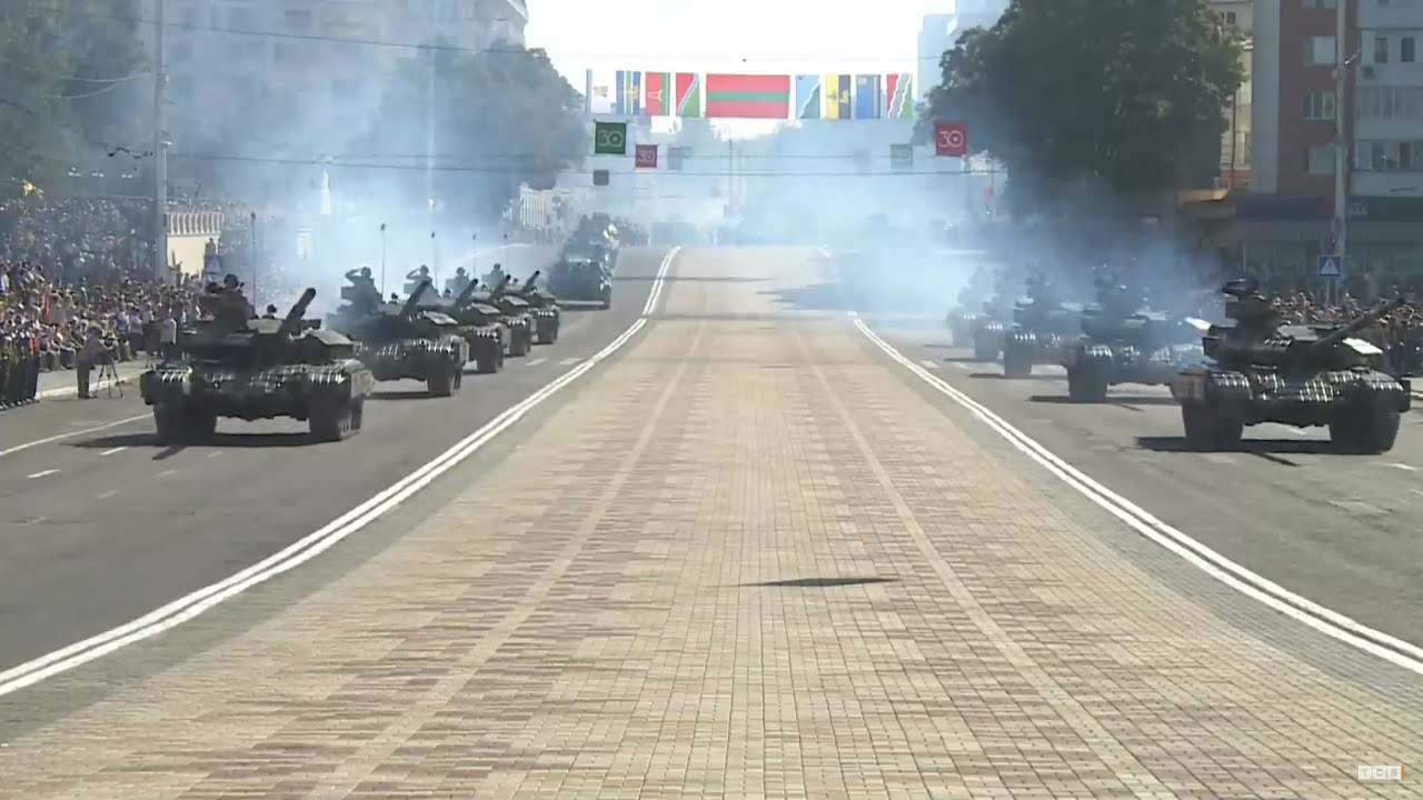 Парад, посвященный 30-й годовщине образования ПМР