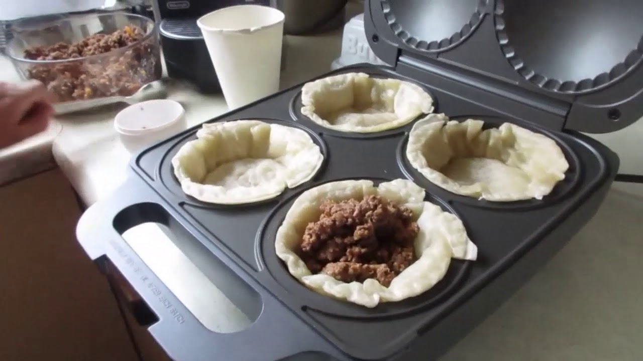 MAKING PIES WITH THE SUNBEAM PIE MAKER!