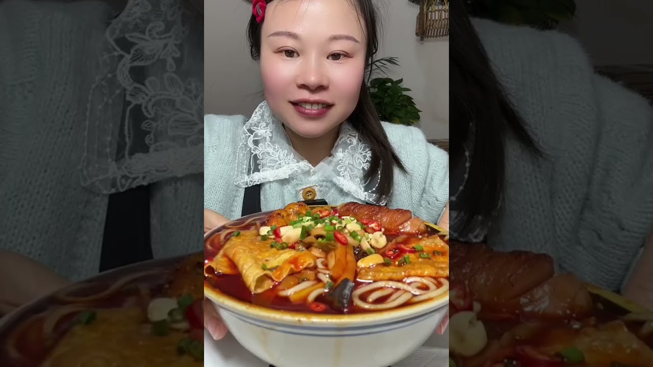 ASMR: Поедание острой китайской еды 😋 Челлендж: Поедание острых супов с лапшой и жареной курицей ...
