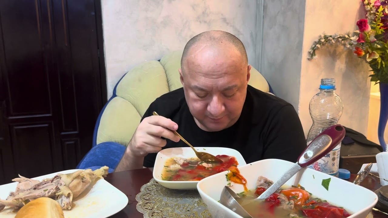 Mănâncă răcit în casă!