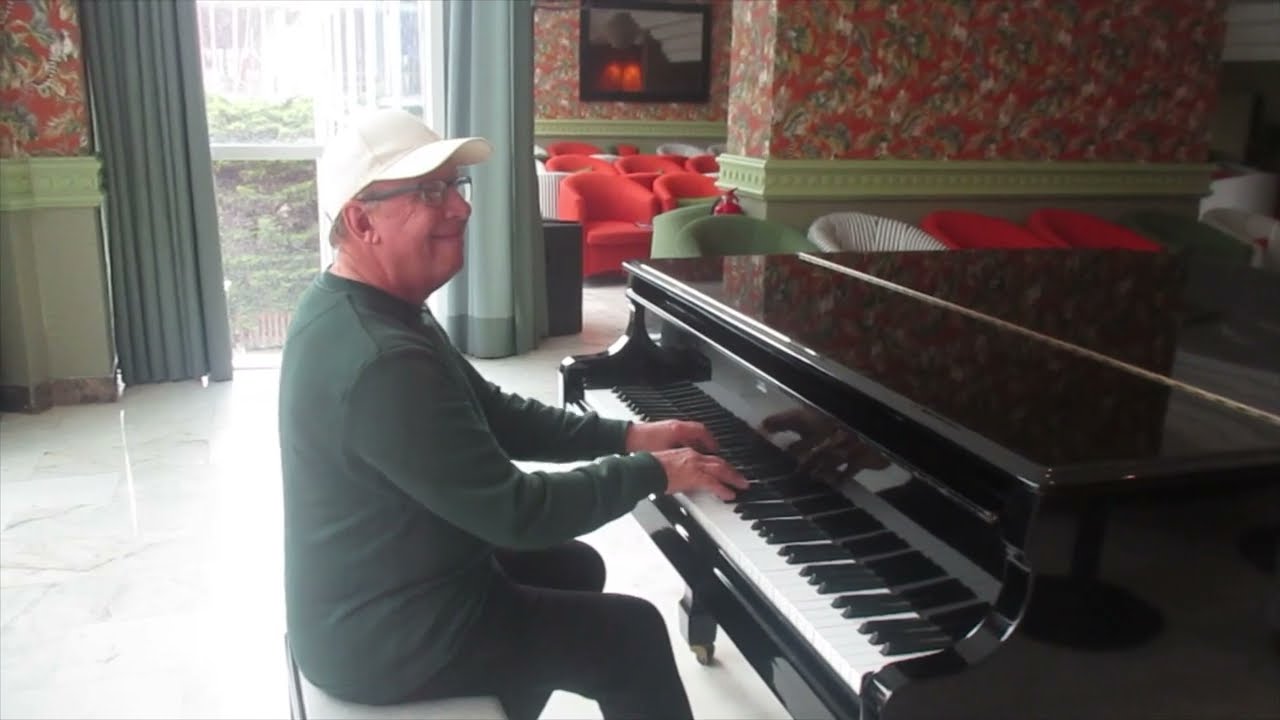 Trying out an OTTO BACH GRAND PIANO in Spain