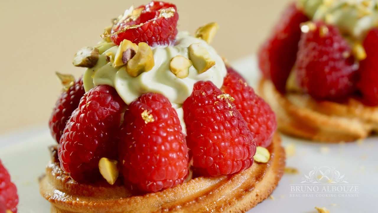 Raspberry Pistachio Macaron Tart – Bruno Albouze