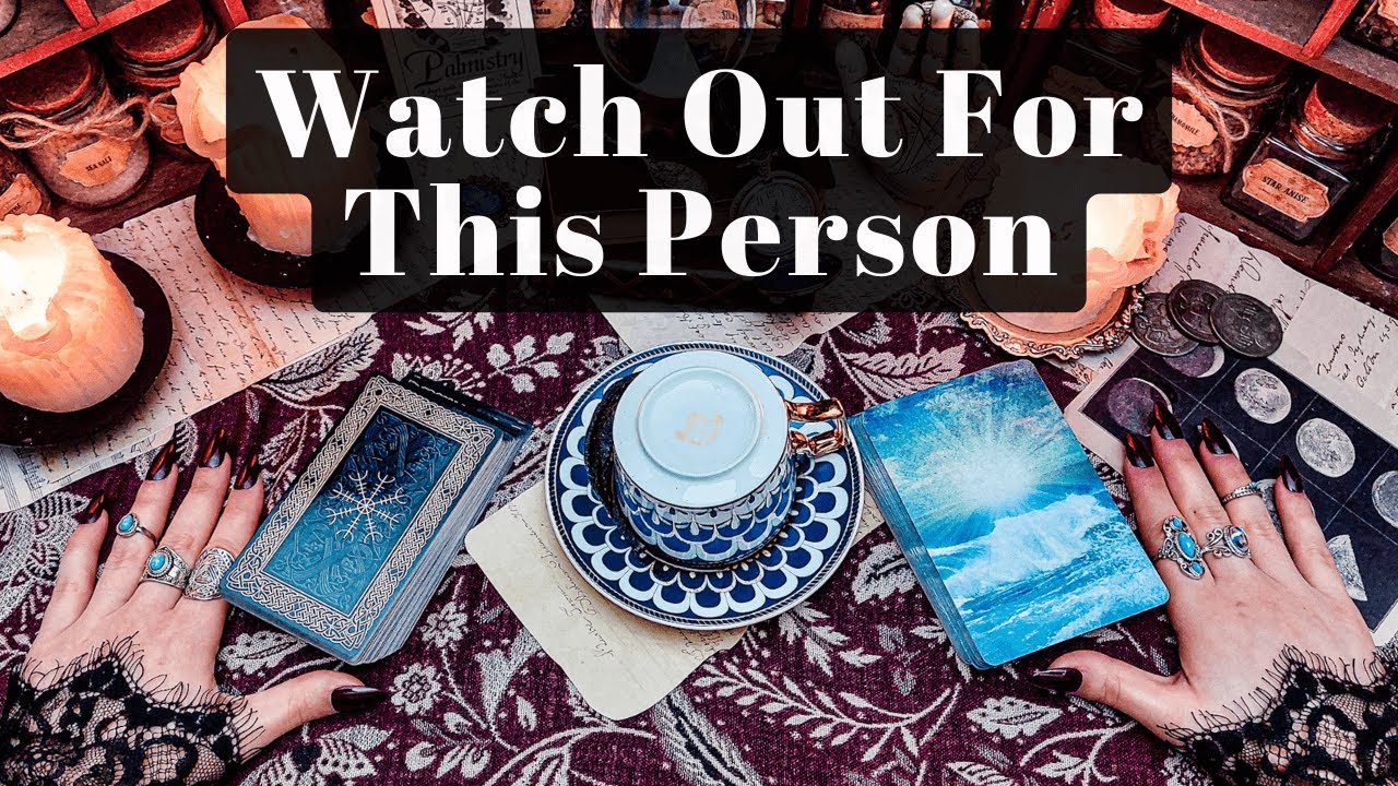 WATCH OUT FOR THIS PERSON SUDDENLY ATTEMPTING TO GET CLOSE TO YOU. URGENT WARNING!
