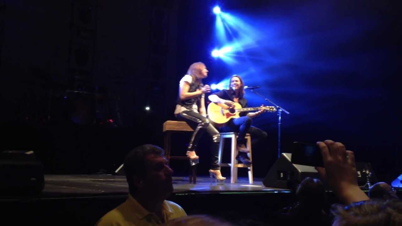 Alter Bridge - Watch Over You feat. Lzzy Hale - LIVE (Cardiff 2013)