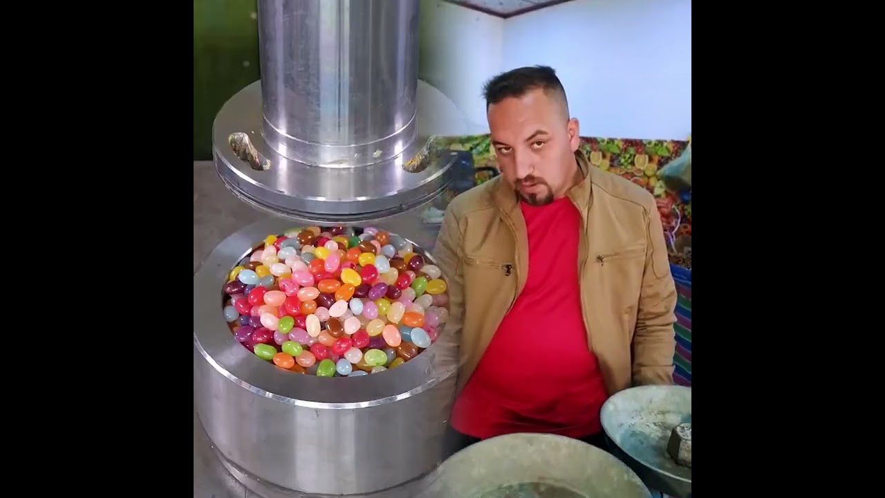 الرجل الغني وضع مبلغ كبير من المال لكيس الفقير وعندما أدرك الفقير - انظر ماذا حدث في نهاية 😱