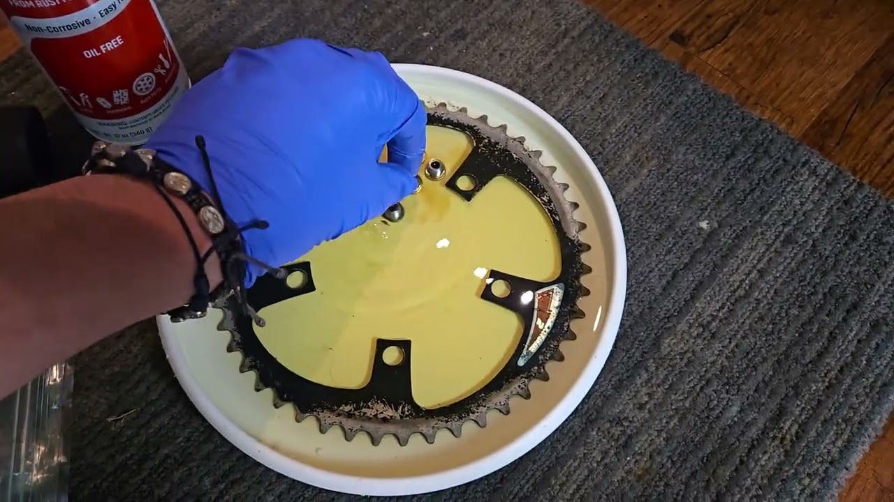 How to Remove Rust From a Bicycle Sprocket