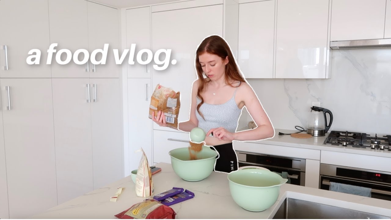 I LOVE FOOD VLOG | baking, eating out, laksa