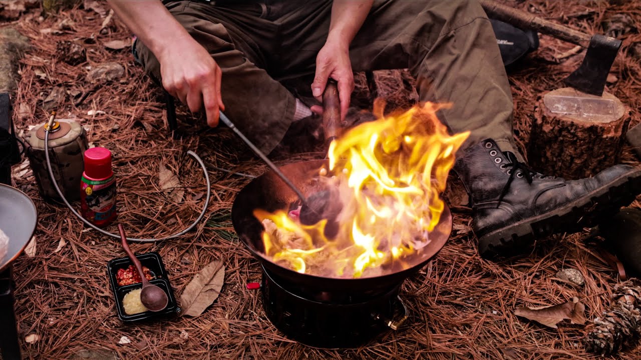 솔로캠핑/내 쓸쓸함은 45000원을 넘지않아/소고기 숙주볶음,바지락 칼국수/[4k]camping vlog