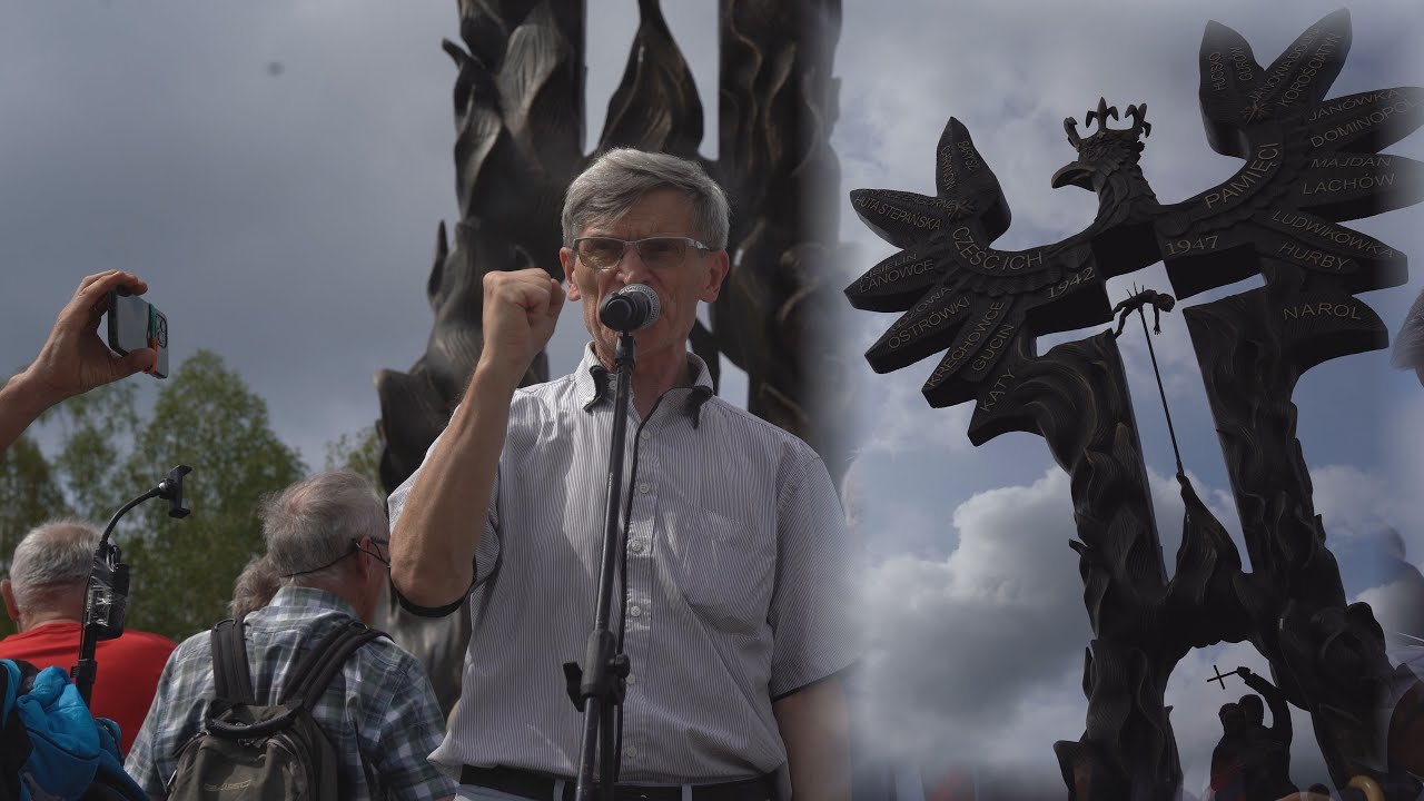 Kazimierz Krawczyk na odsłonięciu i poświęceniu Pomnika Ofiar Rzezi Wołyńskiej w Domostawie