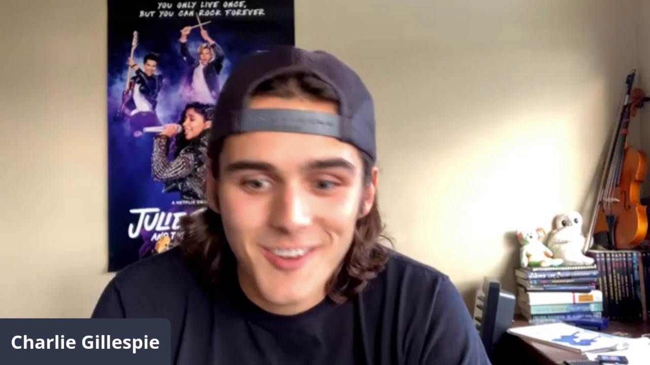 Julie & the Phantoms Interview w/ Madison Reyes and Charlie Gillespie on Entertaining Strangers