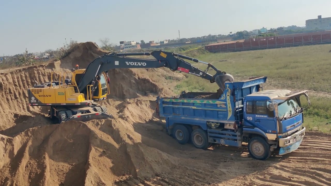 Volvo EC500 Crawler Excavator - explore the cab interior