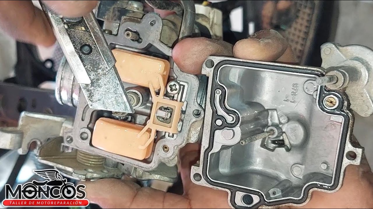 mi moto se apaga cundo la bajo del gato central. puede ser la manguera al vacío y esta otra opción