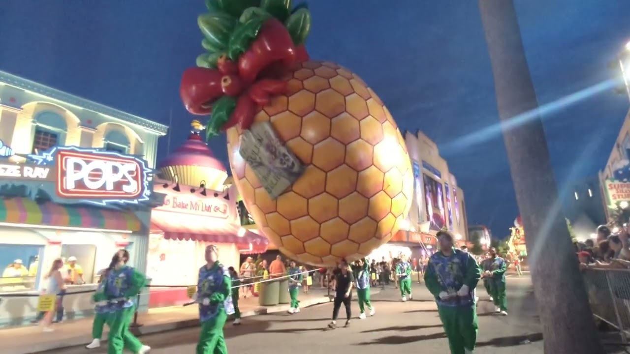 Universal Studios Orlando Holiday Parade FULL