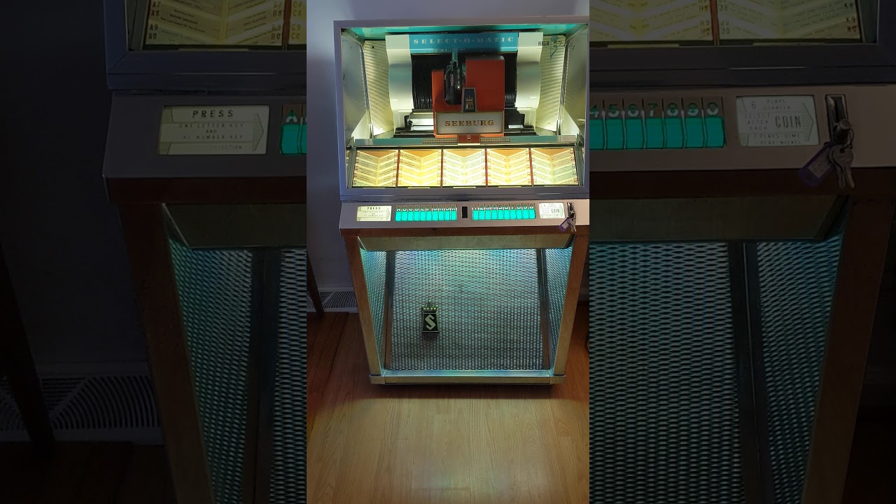 1957 Seeburg L100 Jukebox