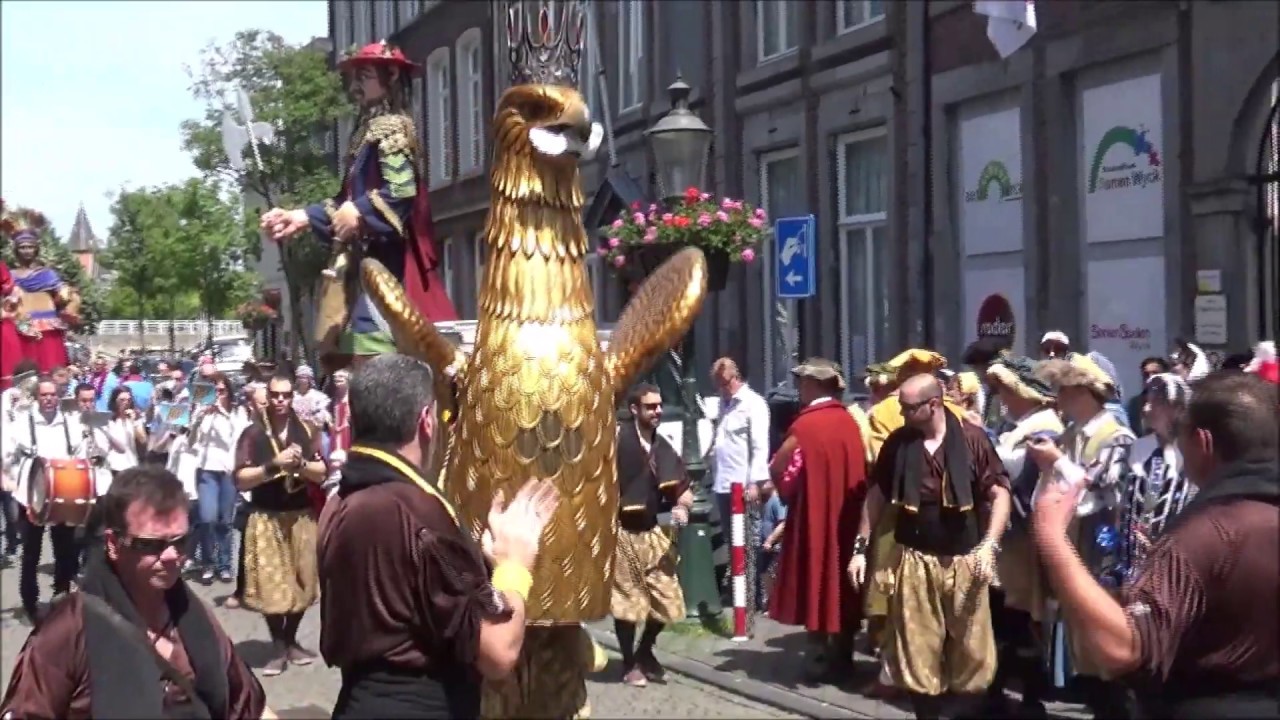 L' Àliga de Reus en Els Gegants Indis a Maastricht 2019