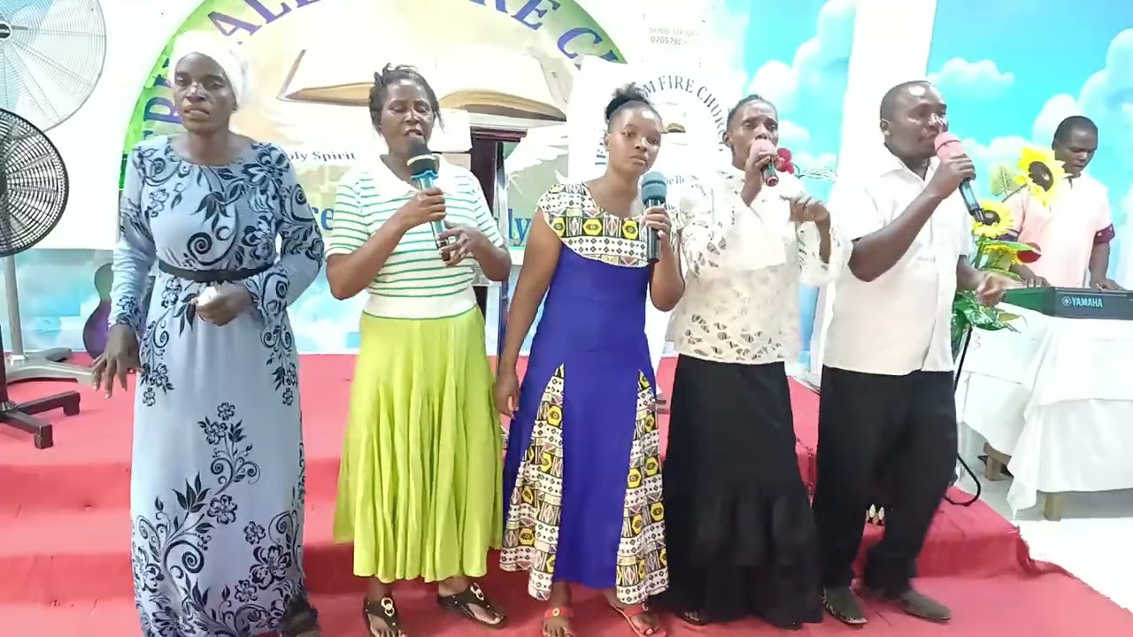 Kwaya ya viongozi wetu wa Jerusalem wakiongozwa na mama yetu irene Mungu awabariki sana 🙌 