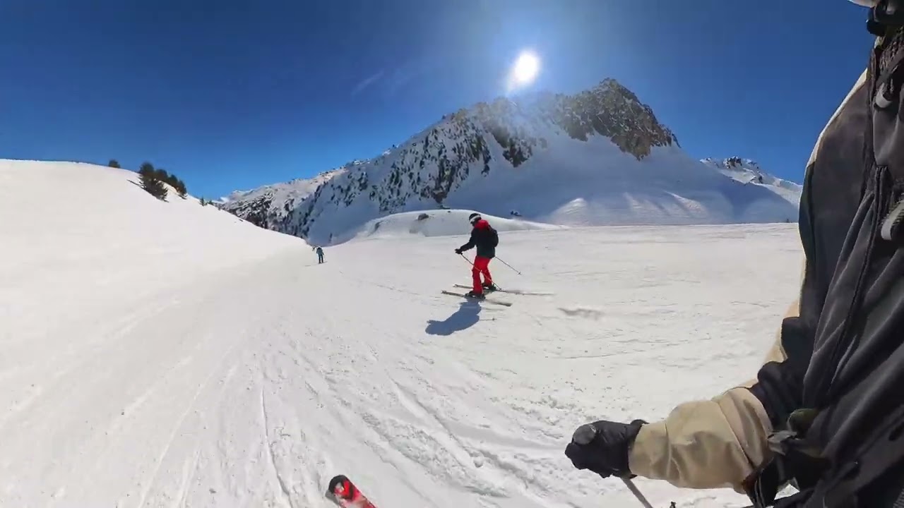 Les Arcs 2025 | One of the most fun reds | Muguet [4K]