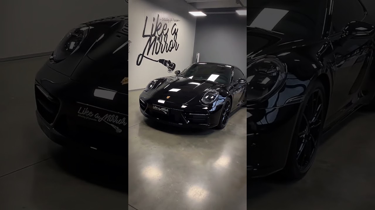 Black Porsche 992 carrera 4S