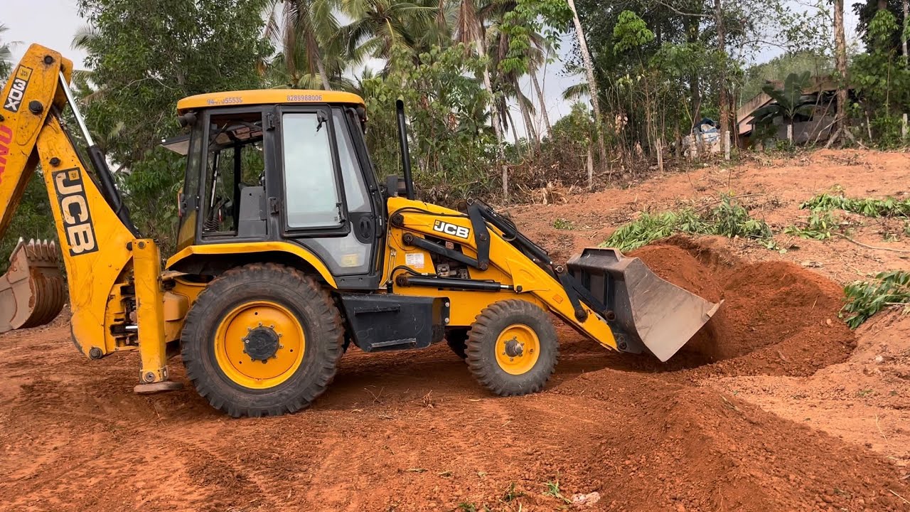 Jcb 3dx dozing and transporting soil through narrow ramp of soil #jcb #jcb3dx #jcbmachine #jcb3cx 