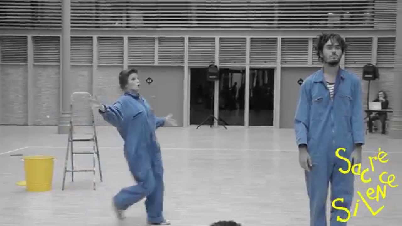 Performance au Carreau du Temple d'un extrait de 
