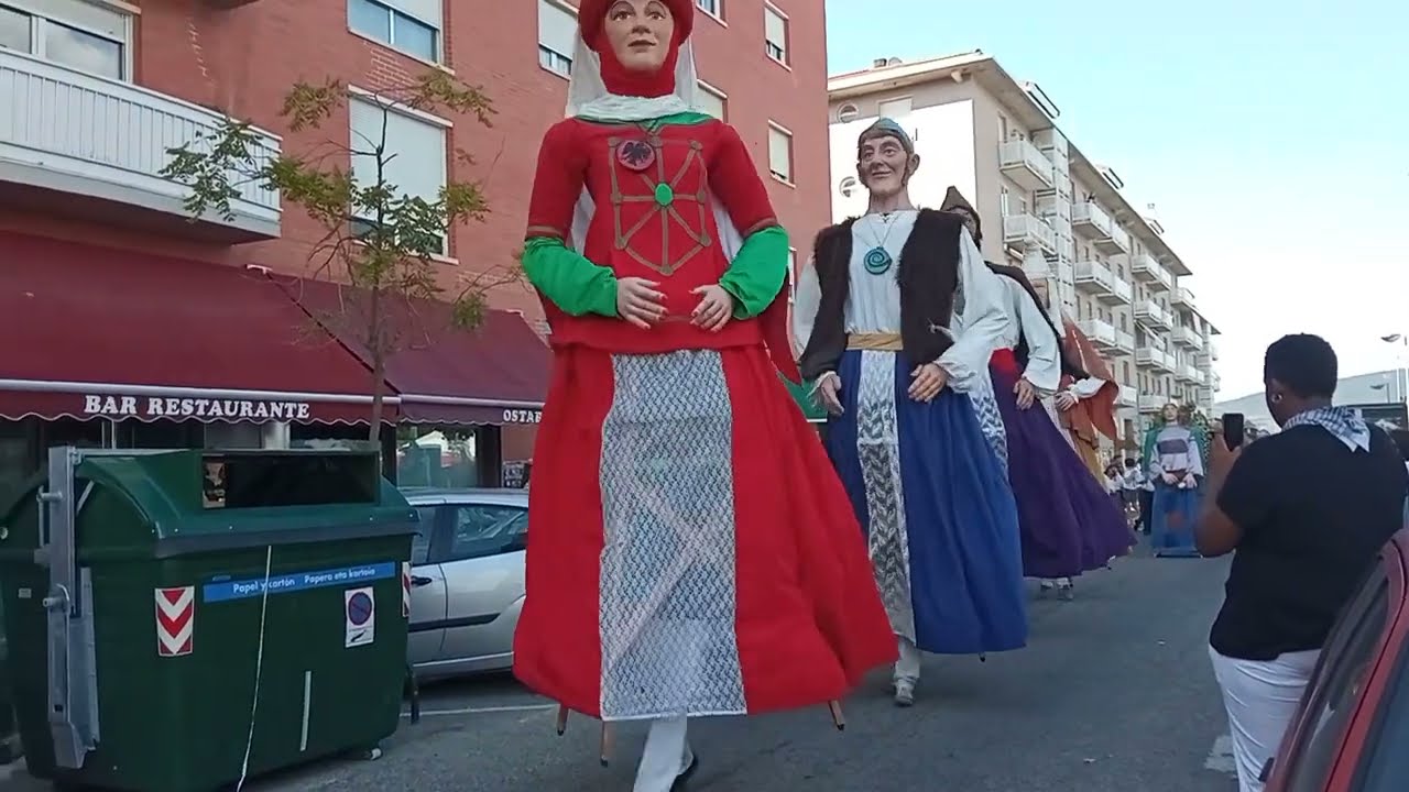 Gigantes de Mendillorri. Mendillorriko ko erraldoiak. Erraldoiketa txikian baltsa.