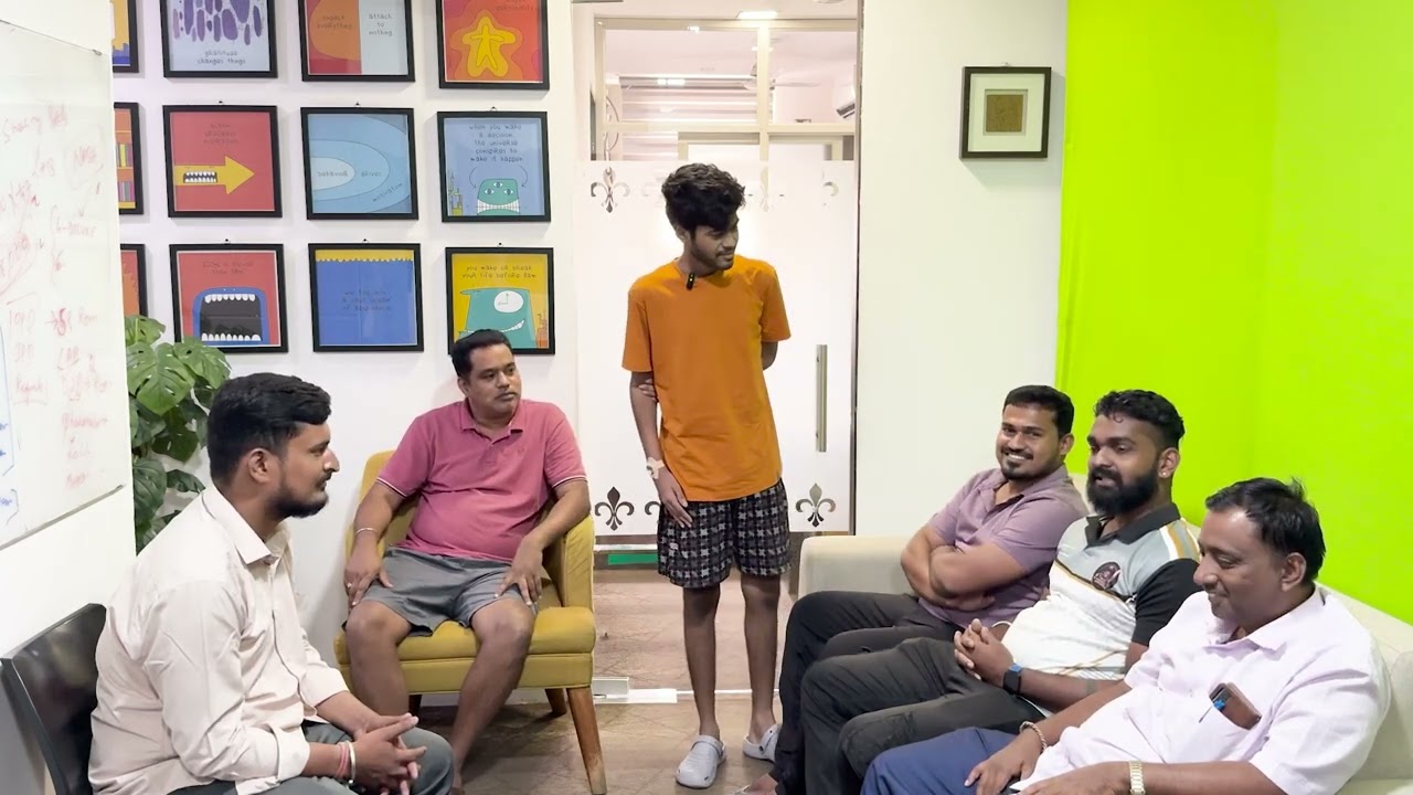 ಯಶಸ್ವಿ ಚೇತರಿಕೆಯ ನಂತರ ತಮ್ಮ ಅನುಭವವನ್ನು ಹಂಚಿಕೊಳ್ಳುತ್ತಿರುವ ಫಿಸ್ಟುಲಾ ರೋಗಿಗಳ ಗುಂಪು