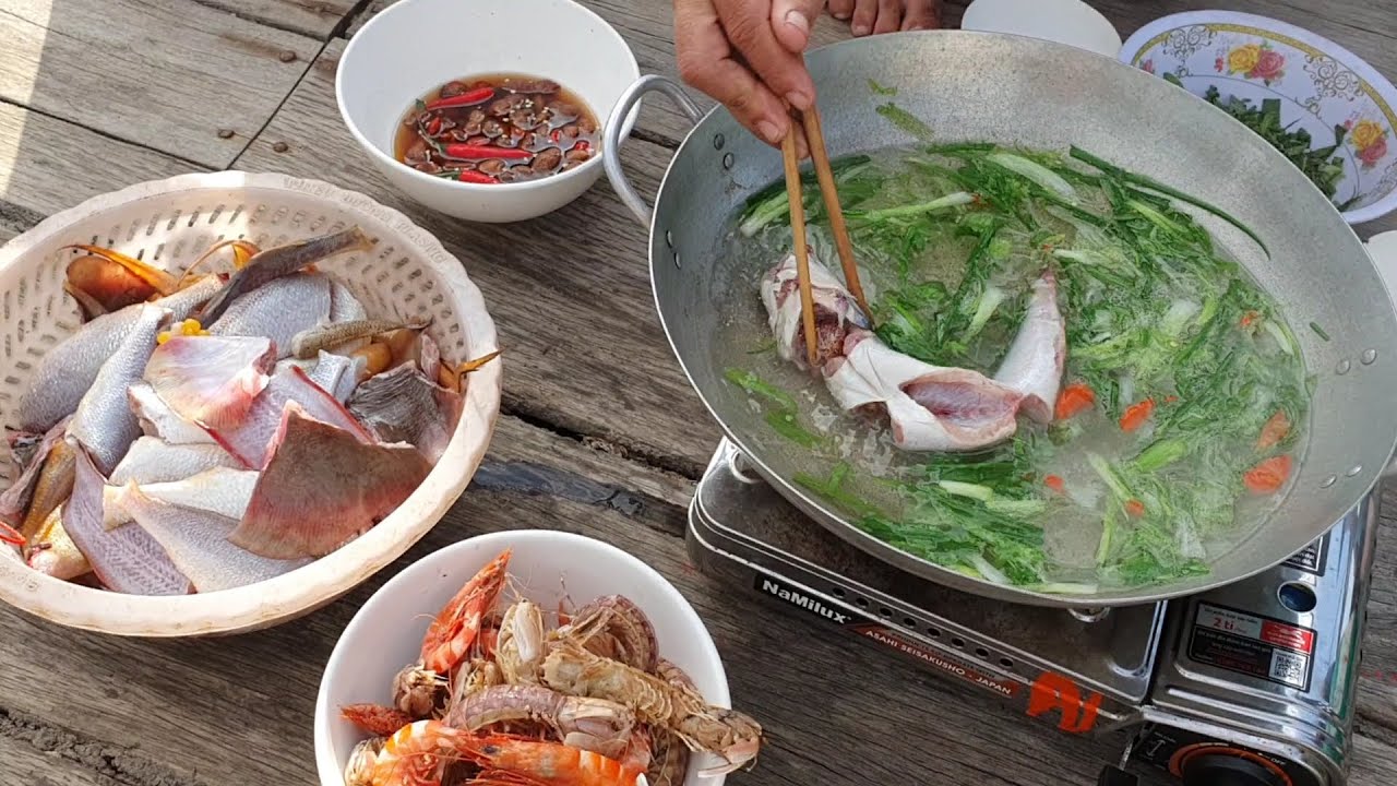 Ngồi Nhậu Trên Ghe • Canh Cá Biển (say) cùng chiến hữu | Ngư Dân Miền Tây