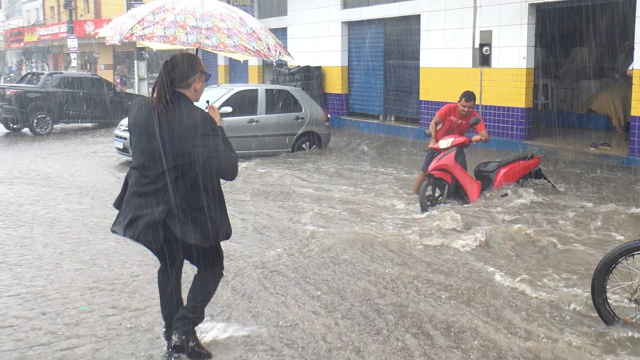 DE MALA E CÚIA EM PEDRAS DE FOGO