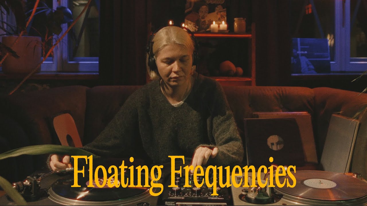 Floating Frequencies with val.zel.  Sofa Sessions #18