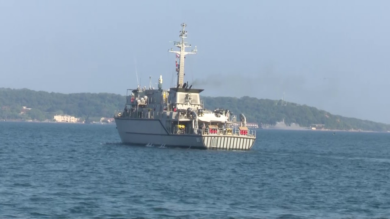 Australian Navy ships leave Trincomalee harbour on completion of successful tour