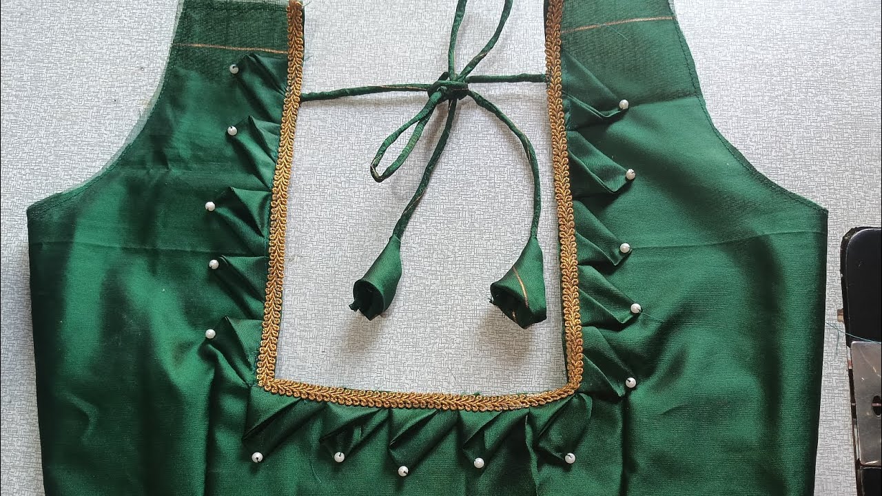 :Royal Green Square Neck Blouse Design