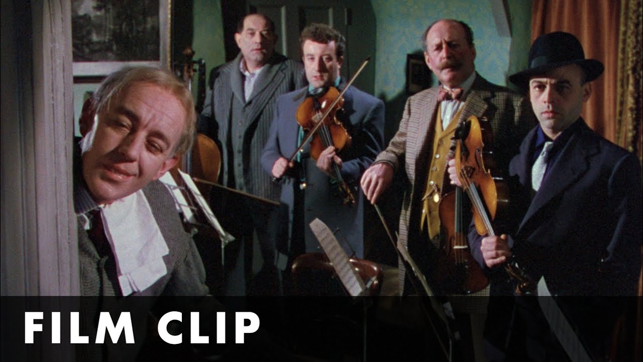 THE LADYKILLERS - Catch the Parrot Clip - Starring Alec Guinness and Peter Sellers
