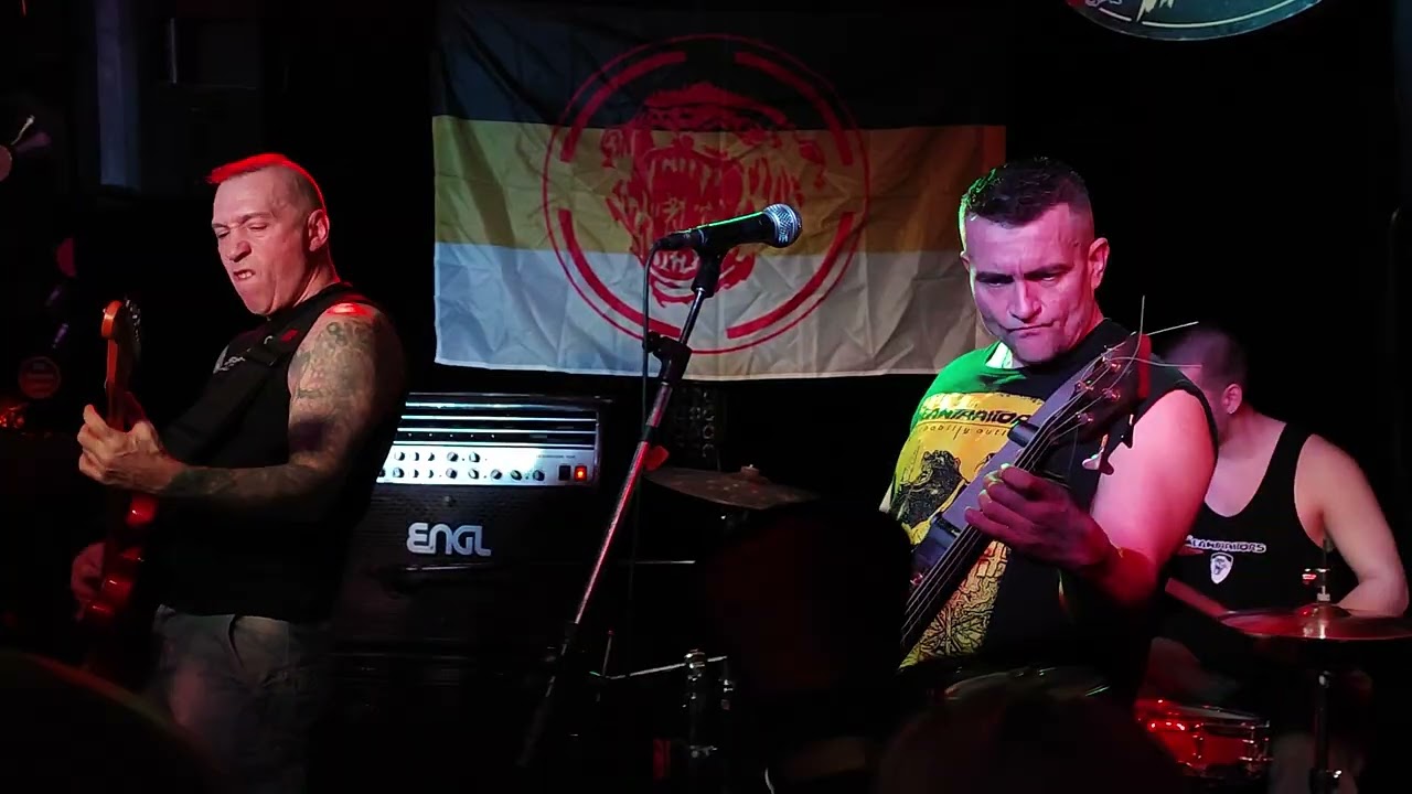 The Meantraitors - Who The Hell Started the Fire