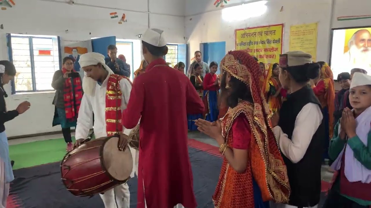 लोक संस्कृति दिवस के अवसर पर आयोजित कलश यात्रा का सुंदर दृश्य 