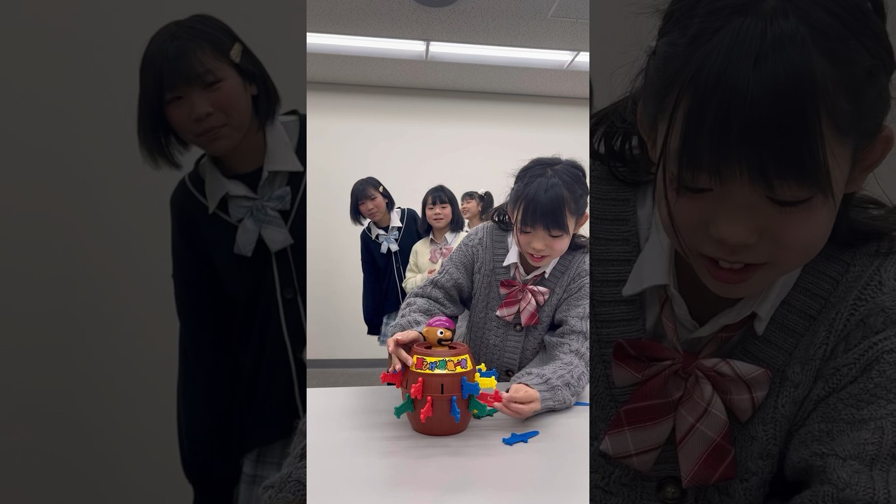 黒ひげ飛ばしたら負け / if the pirate fly, you lose / इसे उड़ने मत दो / N&atilde;o deixe voar / 해적룰렛 / #黒ひげ #shorts